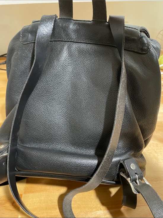 black leather harley davidson backpack purse Harley-Davidson Graphic Open Bar & Shield Logo stylish silver Vintage leather Harley Davidson backpack